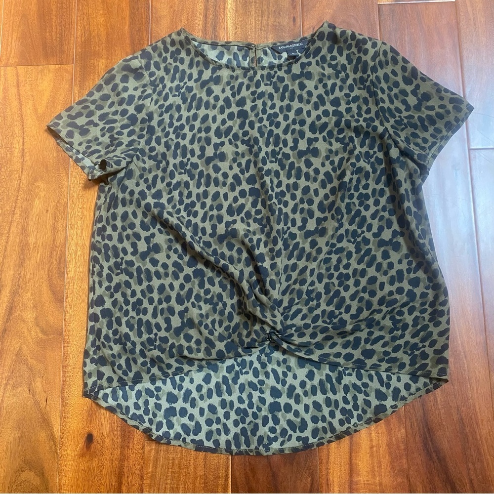 Banana Republic-Womens Blouse-Animal Print-Brown & Black Sz Small High-Low Hem